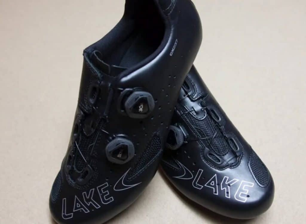 wide width spin shoes