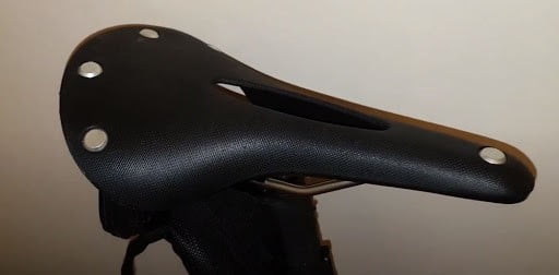 Cut-outs on the saddle that acts as pressure-channels