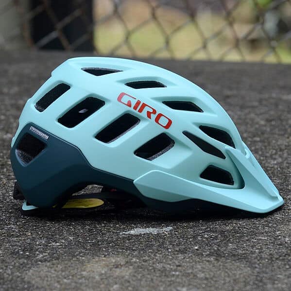 MTB vs road helmet