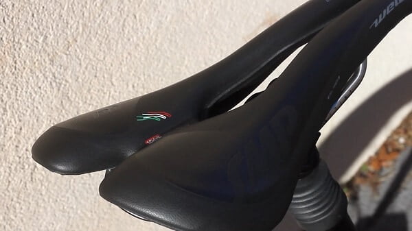 Curved Gel Saddle