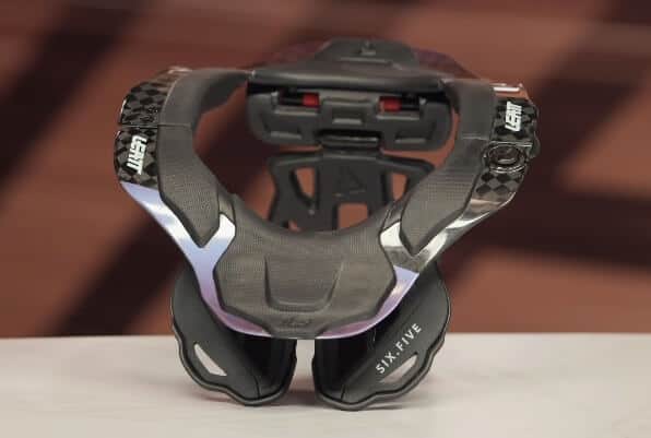 Neck brace