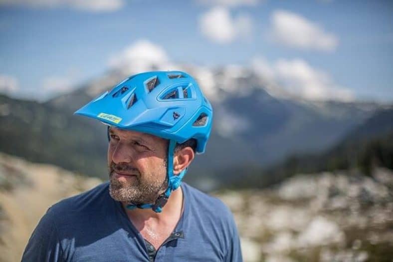 difference between mtb helmet and road helmet