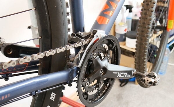 Front derailleur