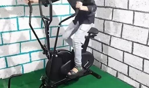 Upright bike with moving arms