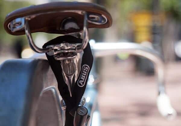 Secondary lock for a saddle