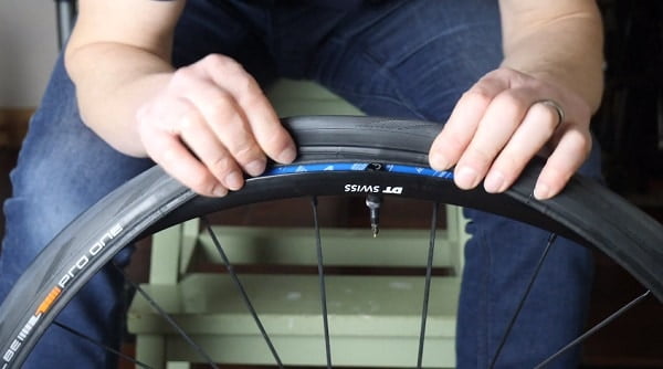 Tubeless tire setup