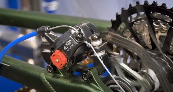 why are hydraulic brakes better than mechanical