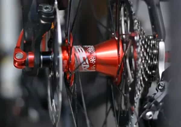 Road bike hub